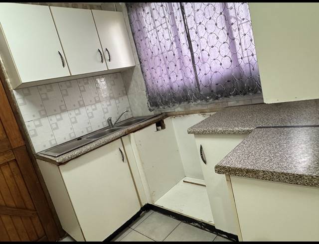 2 BEDROOM FREESTANDING TO LET IN MPOPHOMENI